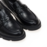 Oxfords μαύρα δερματίνη με αγκράφα