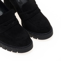 Γόβες loafers μαύρες σουέτ με τρακτερωτή σόλα